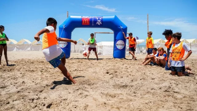 McDonald’s organiza clínicas de fútbol y talleres de conciencia ambiental para niños y niñas (cuándo iniciará en Tucumán) 
