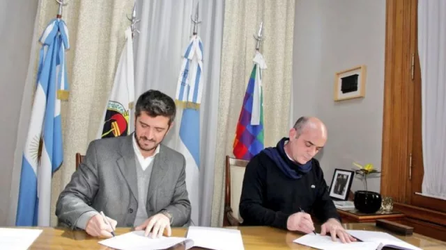 Turismo y Educación firman un acuerdo para que alumnos de Tafí del Valle puedan desarrollar prácticas profesionalizantes