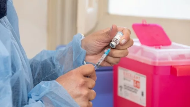 Cuarta ola de Covid-19: Tucumán coordina acciones para aplicar la dosis de refuerzo a niños de 5 a 11 años 