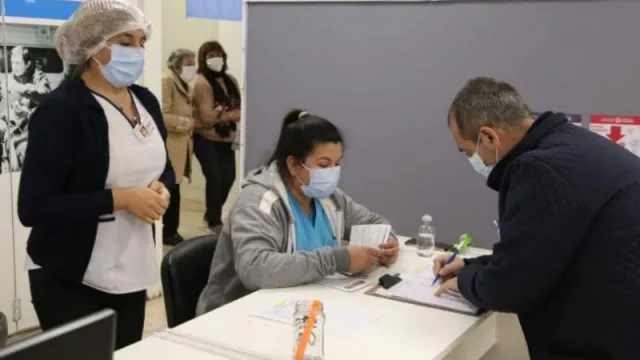 Covid-19: Tucumán habilitará mañana feriado los nodos de vacunación (todas las vacunas están disponibles) 