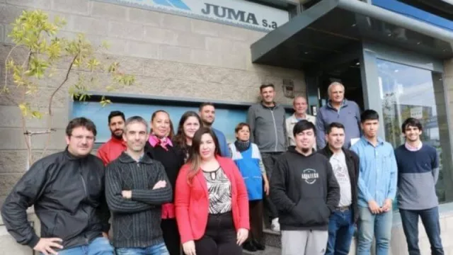 Otro comercio histórico: Autopartes Juma fue distinguido por sus 56 años de trayectoria