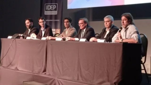 Jóvenes tucumanos aprobaron el curso de programación Full Stack y recibieron sus certificados 