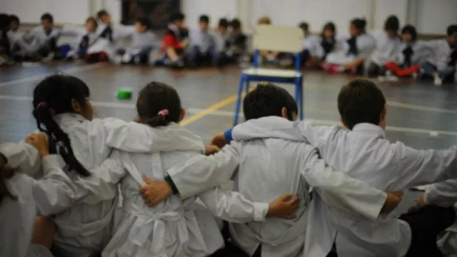 “Caer en la educación pública”: ahora crece la matrícula estatal más que la privada (no en Tucumán)