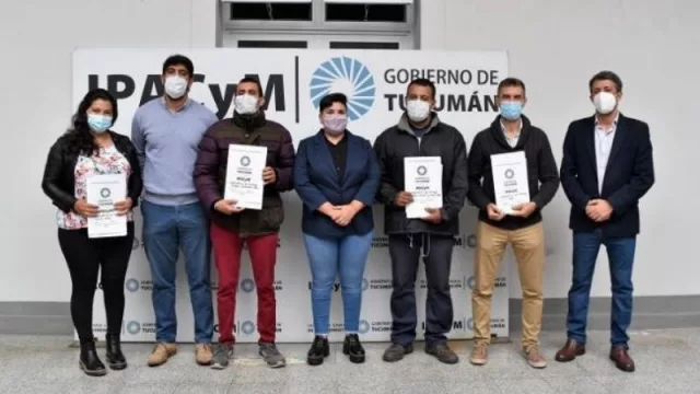 Cuatro entidades de la provincia recibieron sus matrículas para trabajar y ofrecer sus servicios en el mercado tucumano