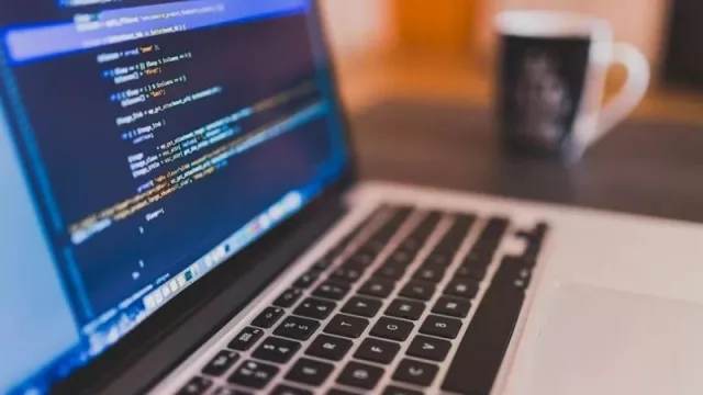 Una empresa argentina ofrece 100.000 becas para aprender programación desde cero