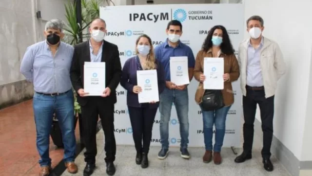 Emprendedores tucumanos recibieron matrículas en el Instituto Provincial de Acción Cooperativa y Mutual