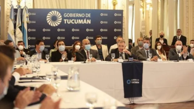 Se firmó el acta de compromiso para el inicio de las obras de la Estación Multimodal de Cargas de Cevil Pozo 