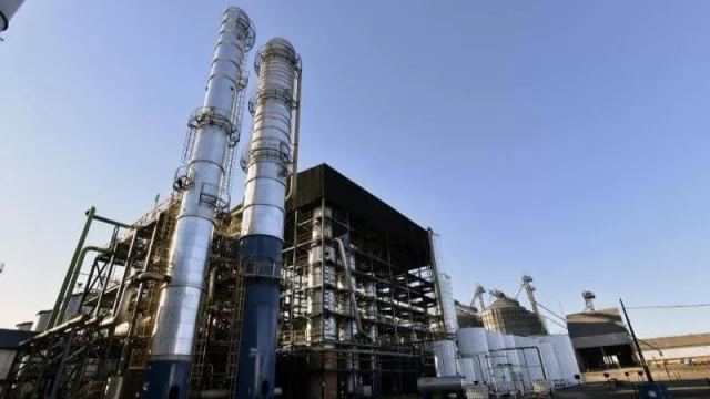 Inpasa exportó 40% de su producción de alcohol a Brasil por primera vez