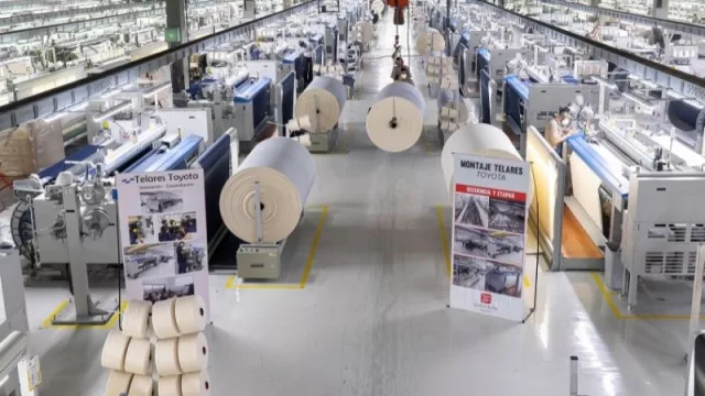 Santista, la empresa líder en jeans, invierte $ 500 millones en su planta de Tucumán