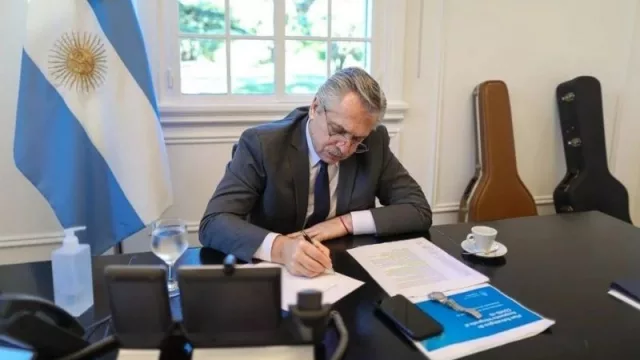 Mediante un decreto, el Gobierno prorrogó el Presupuesto 2021