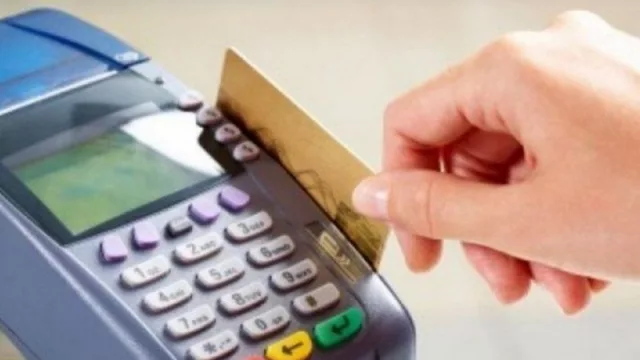 AFIP extiende los reintegros por compras realizadas con tarjeta de débito a jubilados y a titulares de AUH 