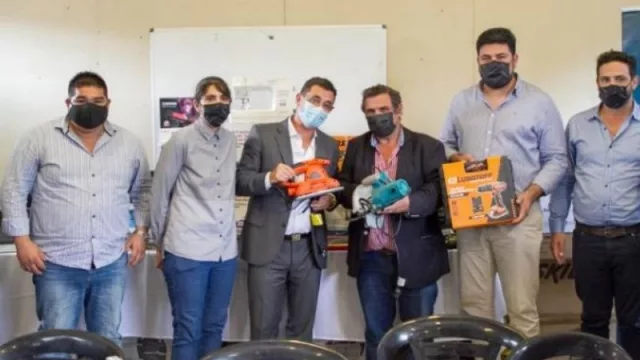 “Acompañándonos Tucumán”: beneficiarios del programa recibieron herramientas para dar inicio a talleres de oficio 