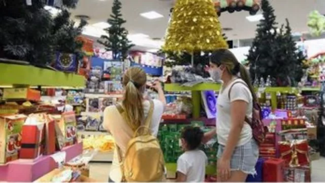 Cómo trabajará el comercio tucumano para las fiestas de fin de año (y cuándo se cobrará el bono navideño) 