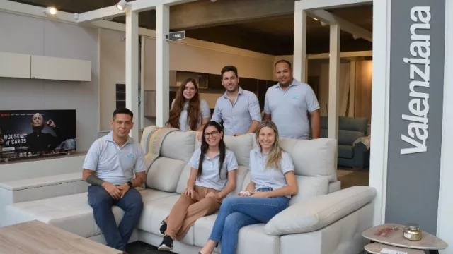 Estilo e innovación: Valenziana lanzó su nueva línea de exteriores y de colchones (y además implementará bibliotecas populares en Tucumán)