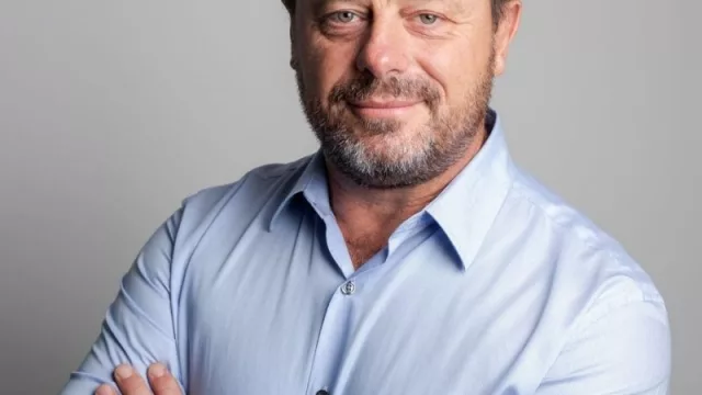 Mirgor levanta vuelo: quiere fabricar piezas para aviones y despegará con el Pampa III