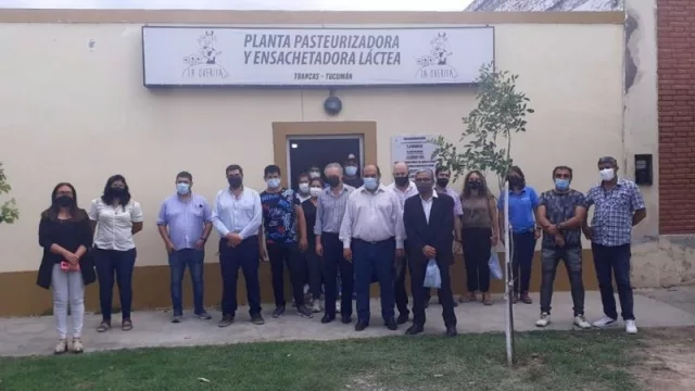 A través de la firma de un convenio, se ampliará las capacidades de La Overita con equipamiento para producir yogur en Trancas 