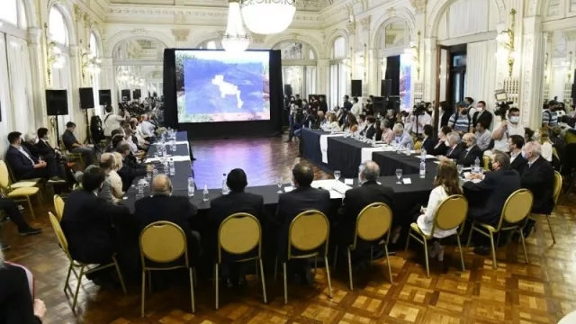 El Gobierno presentó el Centro de Transferencia Multimodal de Carga (pretende posicionar a Tucumán como nodo logístico del NOA) 