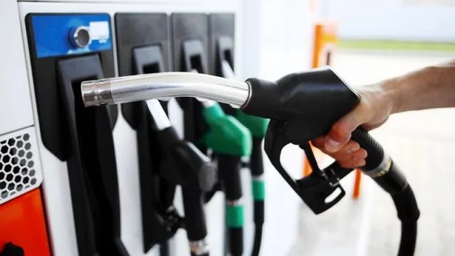 Desmienten un nuevo incremento en el precio de los combustibles (y un congelamiento) 