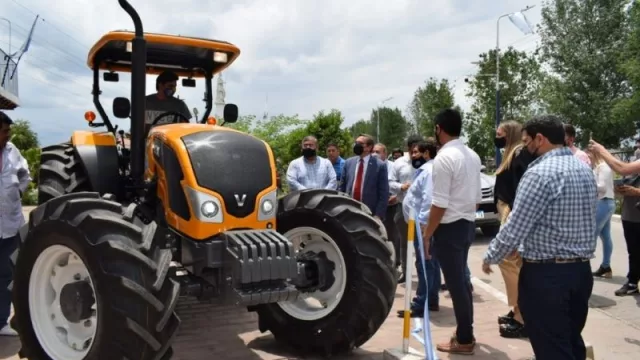 Famaillá: para potenciar la producción agroecológica se hizo la entrega de maquinarias por un monto de más de $ 7 millones 