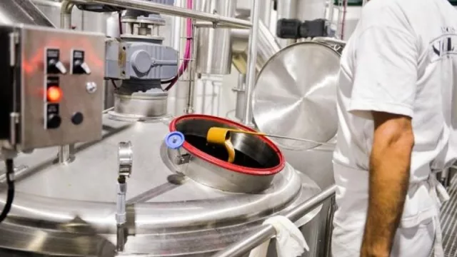 Operarios de una empresa que produce dulce de leche en Tucumán fueron capacitados para obtener el carnet de Manipulador de Alimentos