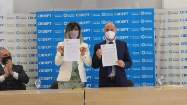 Firman un convenio de cooperación para el acceso a capacitaciones de oficios en la provincia 