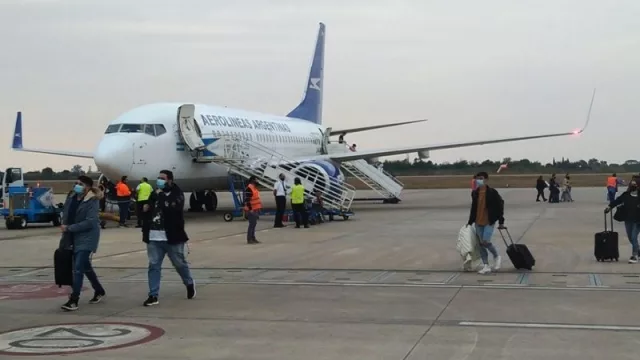 Buenas noticias: se habilitarán dos frecuencias semanales de vuelos entre Tucumán y Córdoba a través de Aerolíneas Argentinas 