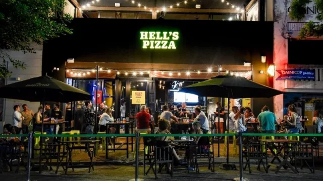 Hell´s Pizza, una pizzería made in Argentina que no para de expandirse con sus franquicias (hornea su llegada a Tucumán)