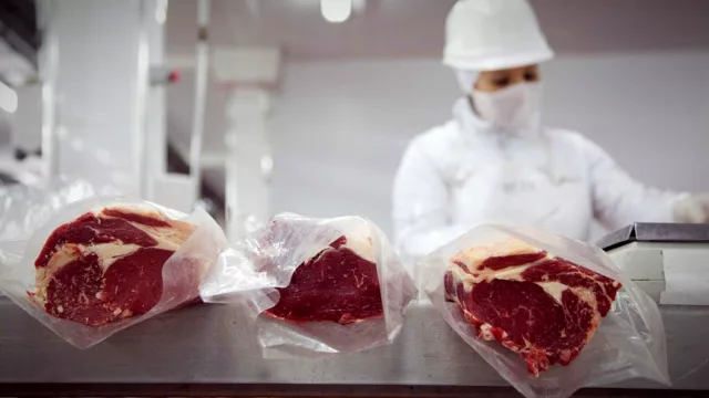 El precio de la carne: el Gobierno ahora analiza ampliar el cupo de exportación