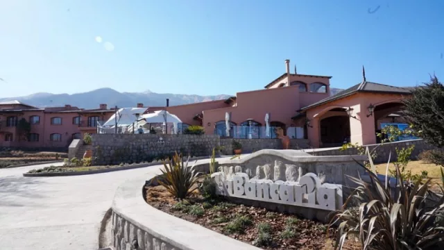 La Bancaria abre las puertas de su hotel en Tafí del Valle (habitaciones premium, juegos para chicos, instalación de ascensores y más) 