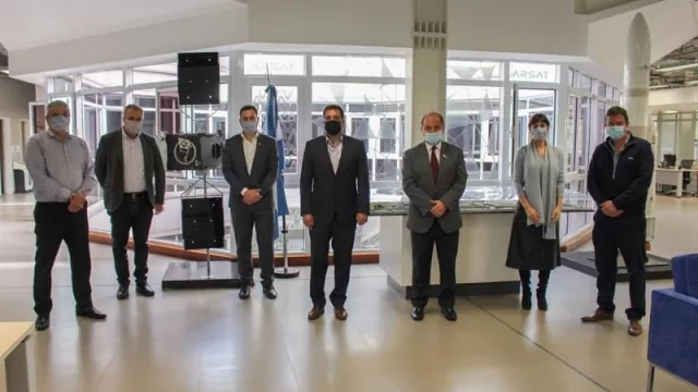 Salta firmó un contrato con ARSAT y es parte de la Red Federal de fibra óptica  