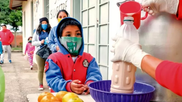 España "va a estar siempre del lado de Argentina" en las negociaciones con el FMI, dijo Sánchez