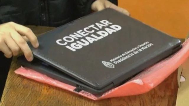 Inversión de $20 mil millones y más de 600 mil netbooks para estudiantes de escuelas secundarias