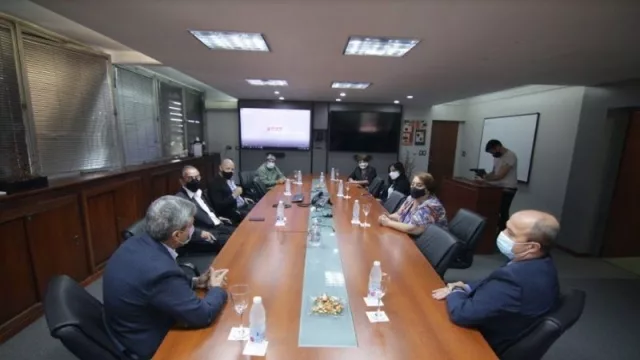 Firman un convenio para brindar productos alimenticios a comedores tucumanos (y apoyo en cuanto a infraestructura) 