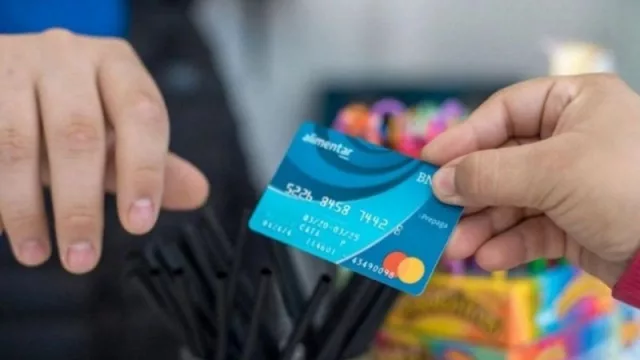 Hoy se acreditan los montos en la Tarjeta Alimentar (y qué se sabe del bono de $15.000 para el sector) 