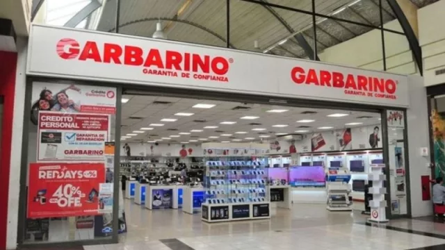 Incertidumbre, suspensiones y falta de pago: empleados de Garbarino aguardan respuestas 