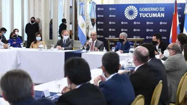 Tucumán se adhiere al Programa Reconstruir: se reactivarán obras para finalizar viviendas 
