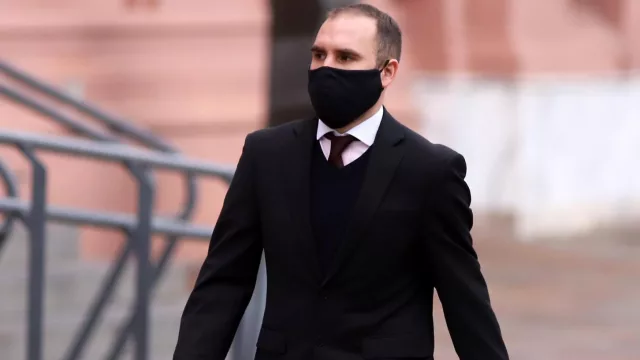 Guzmán viajó a Nueva York y verá a inversores antes de reunirse con el FMI