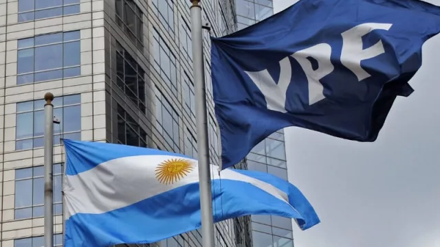 Tras un año difícil, YPF planea invertir u$s 2700 millones en el país en 2021