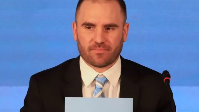 Inversores cambian de estrategia: abandonan los bonos dólar linked y se refugian en los CER