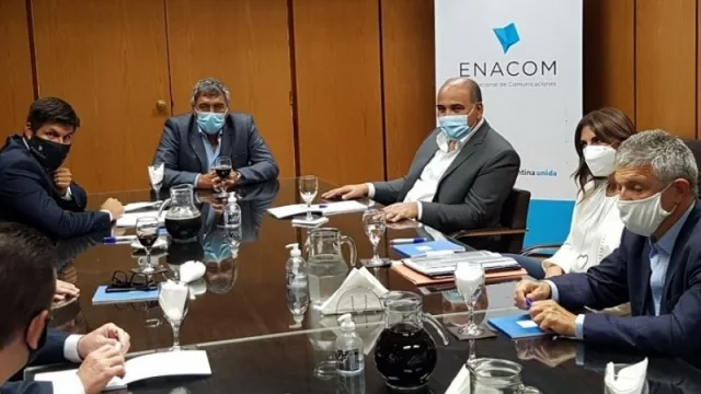 Buscan generar conectividad para toda la provincia (educación, salud, barrios populares y parques industriales) 