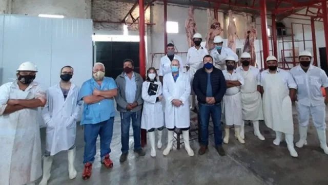 Impulsar la economía regional: supervisaron una faena en el Matadero de San Pedro del Colalao 