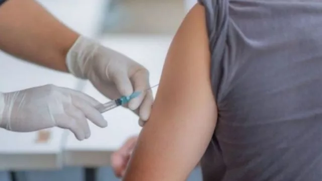 Sin bajarse del auto: una destacada propuesta para vacunar contra el coronavirus en Tucumán 