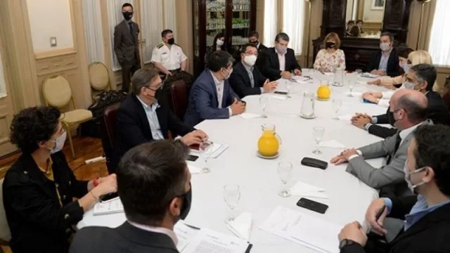 Reunión clave: analizan protocolos para la reapertura del turismo interno y el regreso de los teatros tucumanos 