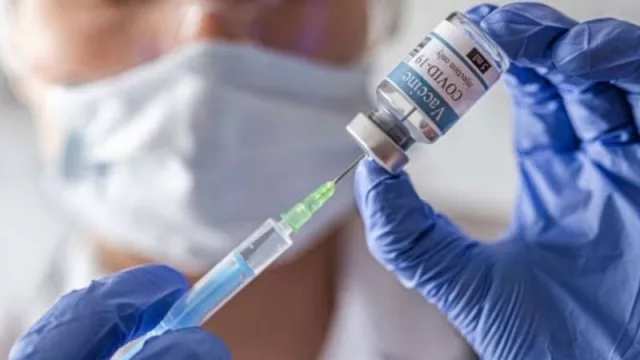 Tucumán a la espera de las 300.000 dosis de la vacuna rusa (analizan quiénes serán los primeros)