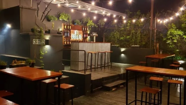 Con estilo industrial y rodeada de arte, North House abrió sus puertas 