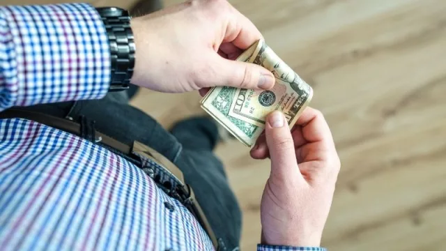 Consejo de amigo: tengo US$ 1.100 en el banco... ¿qué hago?