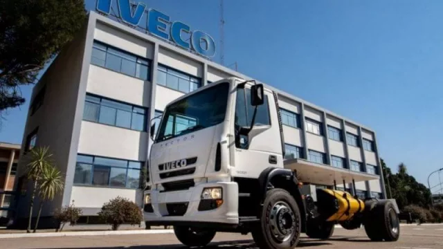 Hito histórico: Iveco fabrica el primer camión a GNC del país