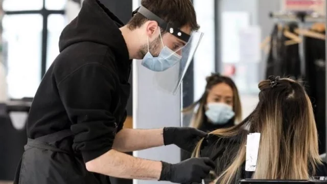 Contundente advertencia para el sector de peluqueros si no cumplen con el protocolo establecido 