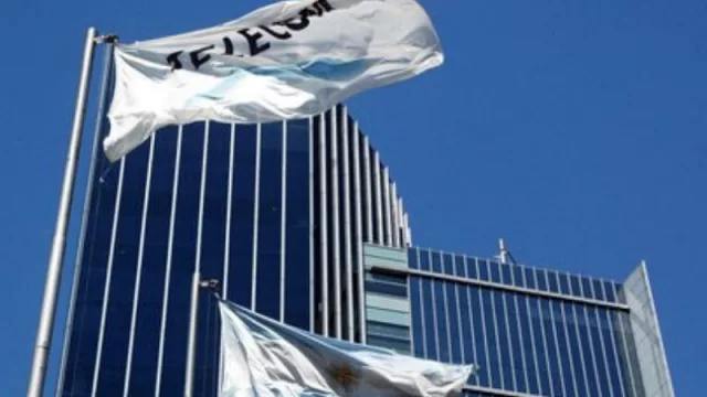 Una buena: Telecom consiguió renegociar casi el 78% de su deuda en dólares