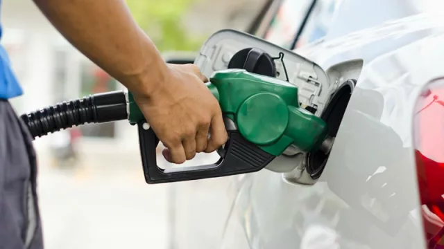 En Uruguay con un salario promedio se pueden comprar 457 litros de gasolina (y en EEUU 5.715)